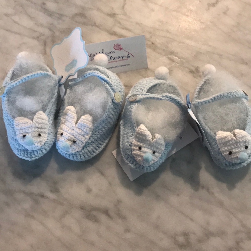 2 pairs of mud pie crocheted booties